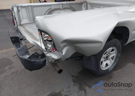 2004 Toyota Tacoma из США, поврежденный, VIN 5TENL42N24Z347221